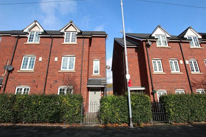 4 Bedroom Mews To Rent In Market Street, Radcliffe, M26