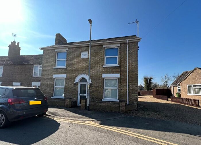 3 Bedroom House To Rent In Railway Lane, Chatteris, Cambs., PE16
