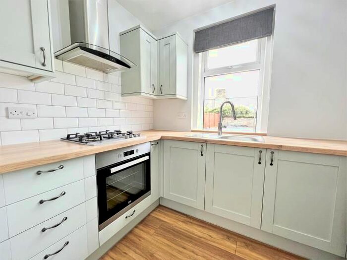 2 Bedroom Flat To Rent In Saughton Park, Edinburgh, EH12
