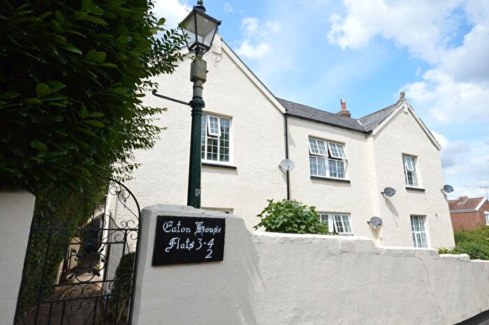 2 Bedroom Flat For Sale In Exwick Hill, Exeter, Devon, EX4