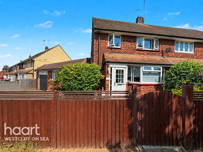 4 Bedroom Semi-Detached House For Sale In Richmond Drive, Westcliff-On-Sea, SS0