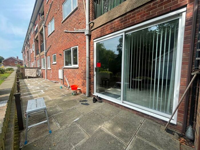 2 Bedroom Apartment To Rent In Eaton Court, Grimsby, DN34