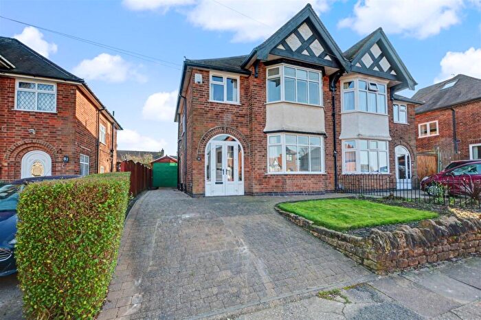 3 Bedroom Semi Detached House For Sale In Farm Road, Chilwell, Nottingham, NG9