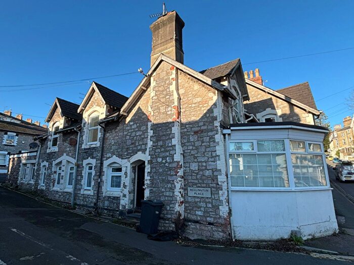 2 Bedroom Flat To Rent In Wellington Court, Torquay, TQ1