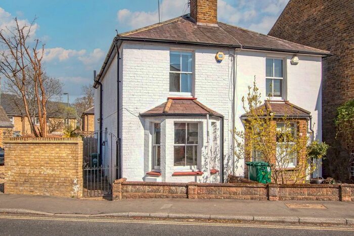 2 Bedroom Property To Rent In Green Street, Sunbury-On-Thames, TW16