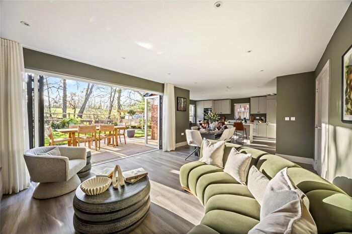 4 Bedroom Detached House For Sale In Chiddingfold, Godalming, Surrey, GU8