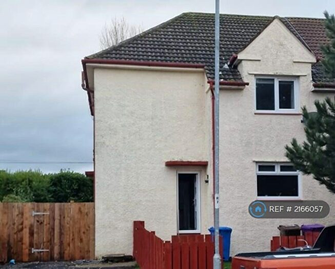 4 Bedroom Semi-Detached House To Rent In Innerwood Road, Kilwinning, KA13