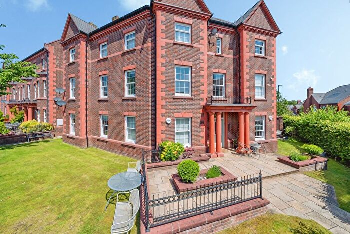 2 Bedroom Flat For Sale In Ashford Drive, Appleton, Warrington, Cheshire, WA4