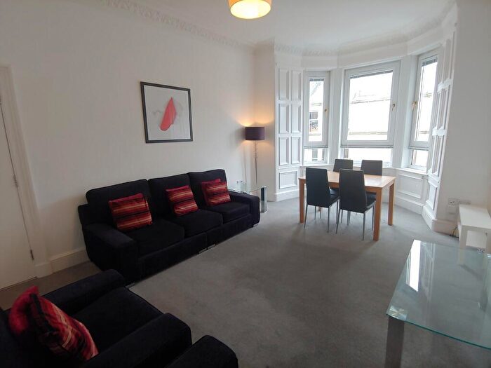 3 Bedroom Flat To Rent In () Mertoun Place, Edinburgh, EH11
