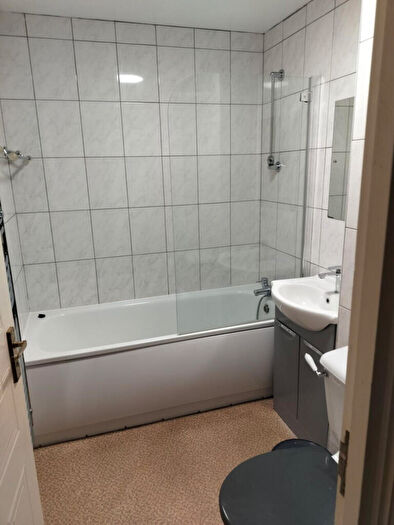 2 Bedroom Apartment To Rent In Alexandra Gardens, Knaphill, Woking, Surrey, GU21