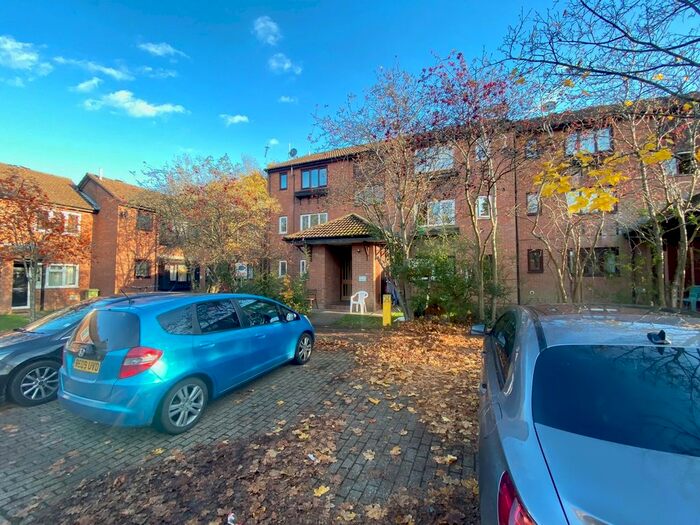 2 Bedroom Flat To Rent In Denmead, Two Mile Ash MK8