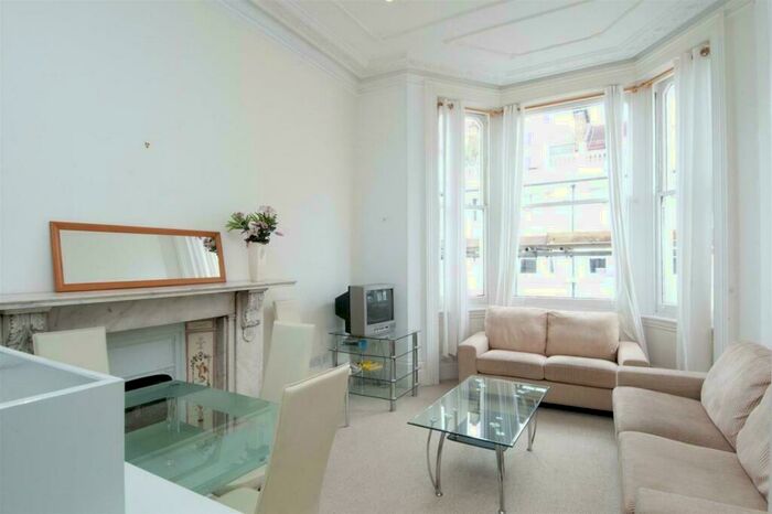 2 Bedroom Apartment To Rent In Coleherne Road, London, SW10