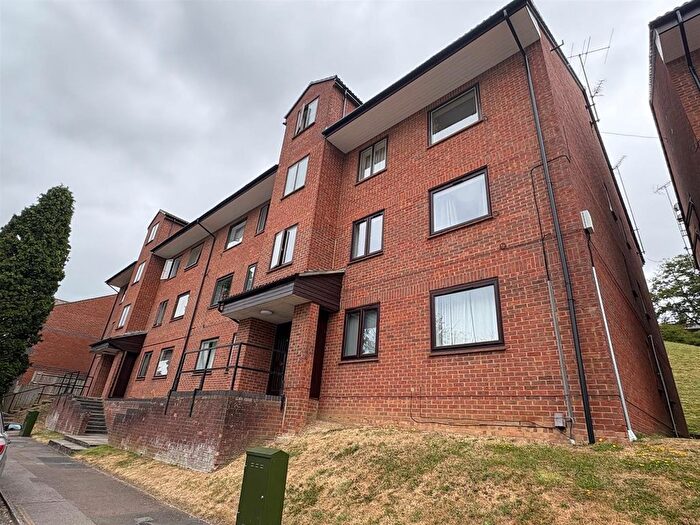 2 Bedroom Property To Rent In Tippett Rise, Reading, RG2