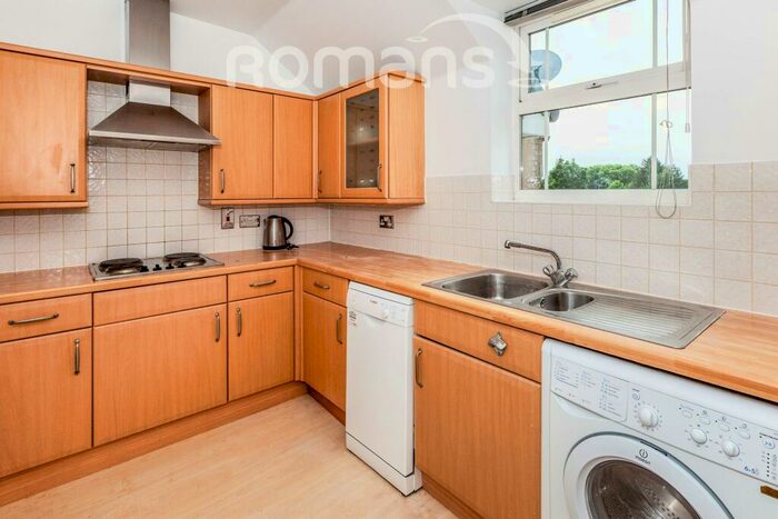 2 Bedroom Apartment To Rent In Clarence Road, SL4