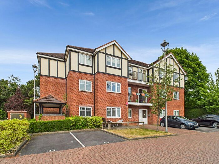 2 Bedroom Flat For Sale In Appleton Gardens, Mapperley, Nottingham, NG3