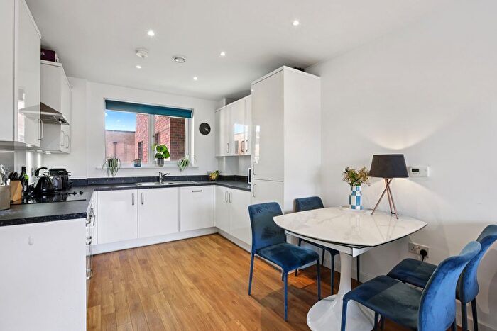 1 Bedroom Flat For Sale In Myers Court, Brentford, Greater London, TW8