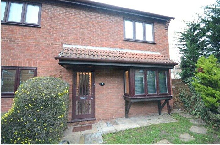 1 Bedroom Flat To Rent In Imperial Court, Imperial Road, Windsor, SL4