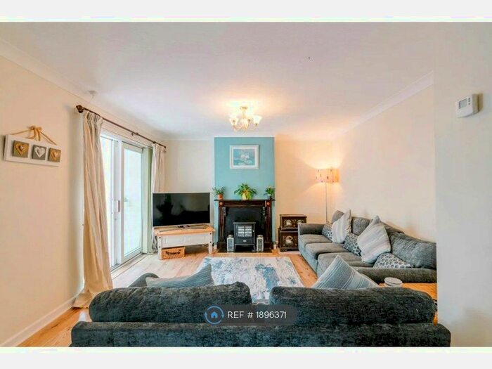 3 Bedroom Semi-Detached House To Rent In Velator Drive, Velator, Braunton, EX33