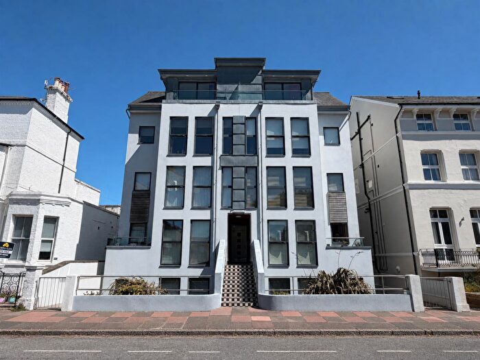 2 Bedroom Flat To Rent In Hardwick Road, Eastbourne, BN21