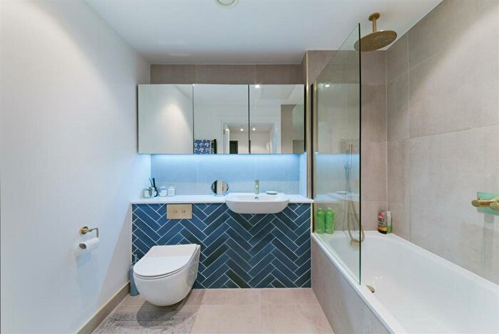 1 Bedroom Flat For Sale In Ashley Road, Epsom, KT18