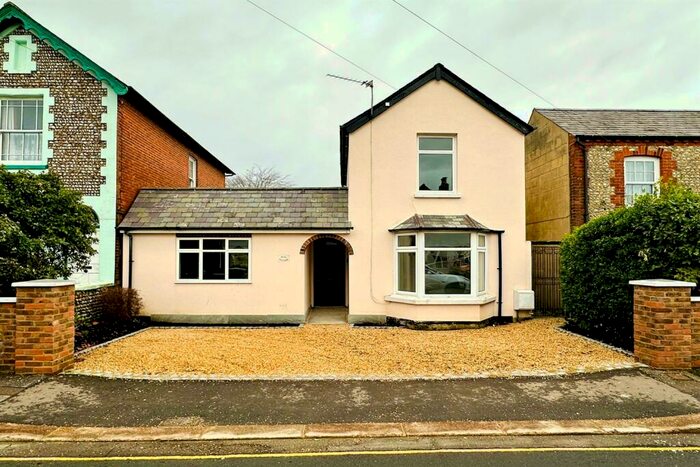 3 Bedroom Detached House To Rent In York Road, Chichester, PO19