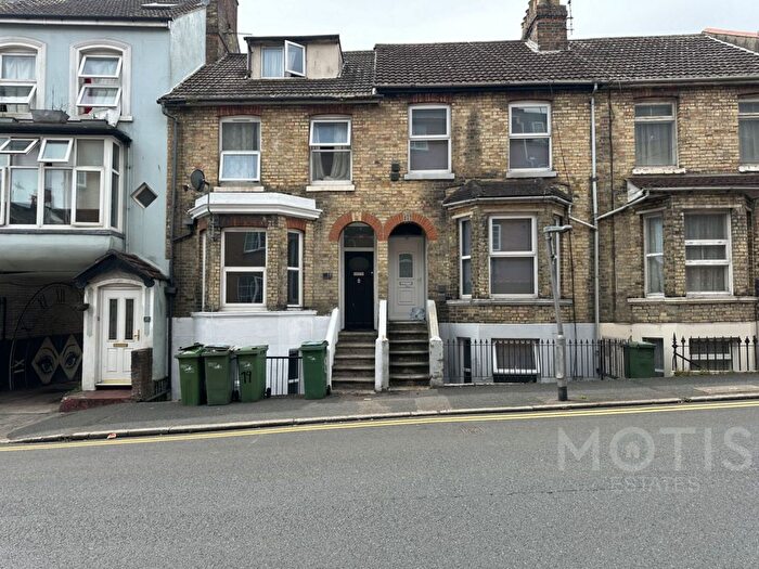 2 Bedroom Maisonette To Rent In Bradstone Road, Folkestone, CT20