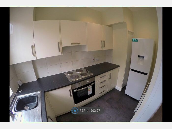 2 Bedroom Terraced House To Rent In Gledhow Mount, Leeds, LS8