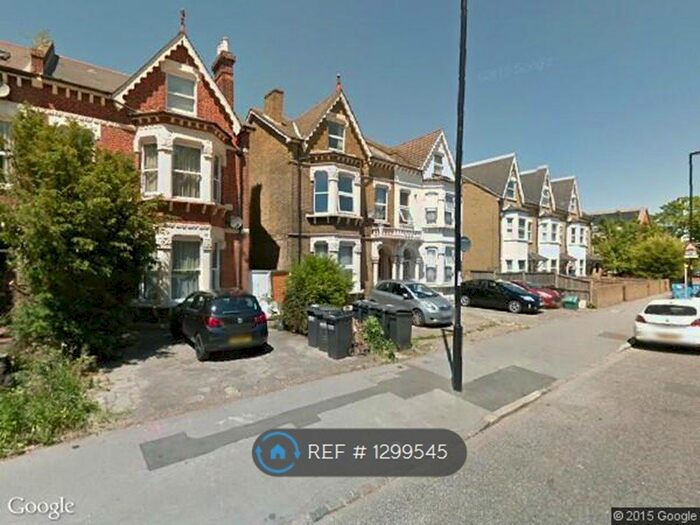 Studio To Rent In Morland Road, London CR0