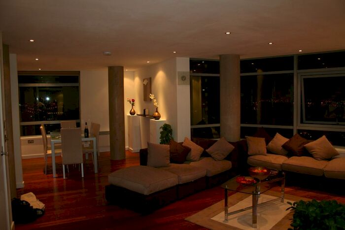 2 Bedroom Flat To Rent In Beetham Tower, Old Hall Street, Liverpool, L3