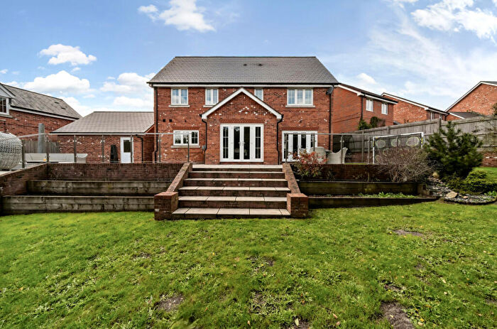 5 Bedroom Detached House For Sale In Maple Place, Four Marks, Alton, Hampshire, GU34