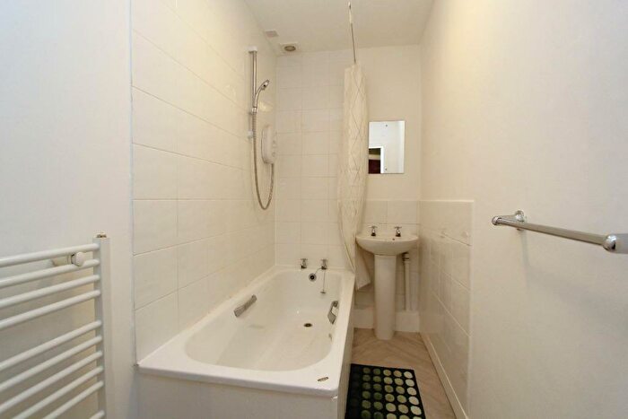 2 Bedroom Flat To Rent In Dalry Road, Dalry, Edinburgh, EH11
