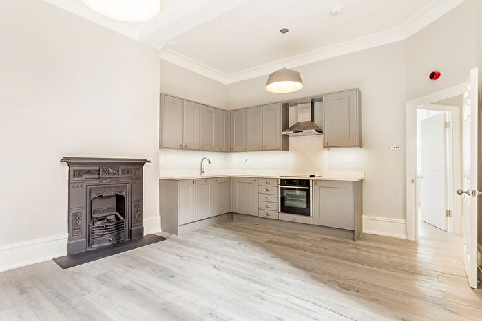 2 Bedroom Flat To Rent In Shaftesbury Avenue, Chinatown, W1D