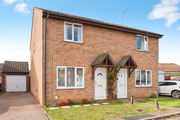 3 Bedroom Semi-Detached House For Sale In Wigg Road, Fakenham, NR21