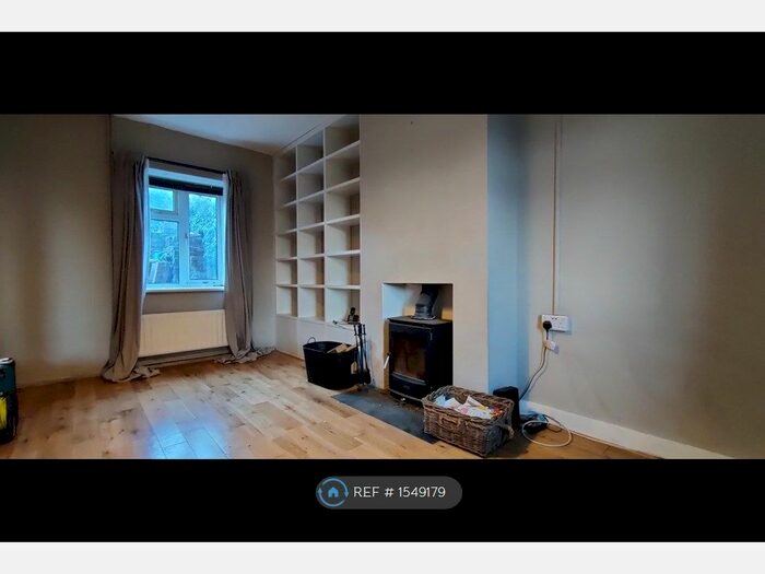 3 Bedroom Semi-Detached House To Rent In Cuckmere Way, Brighton, BN1