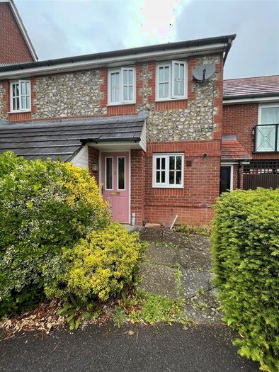 2 Bedroom Terraced House To Rent In Bluebell Close, Andover, SP10