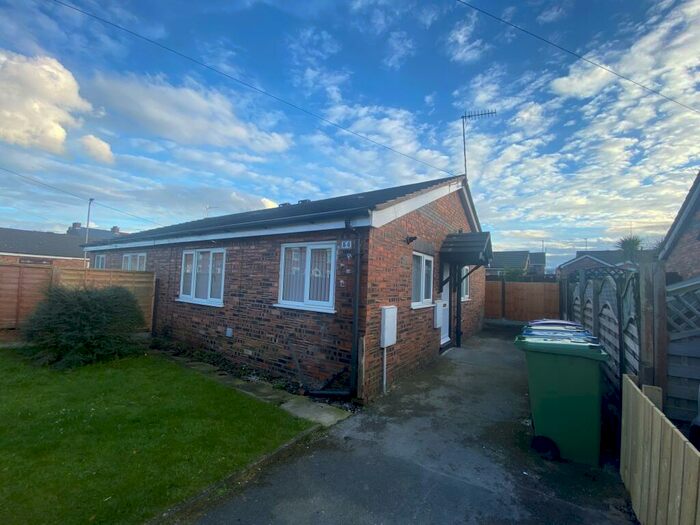 2 Bedroom Bungalow To Rent In Vineyard Street, L19