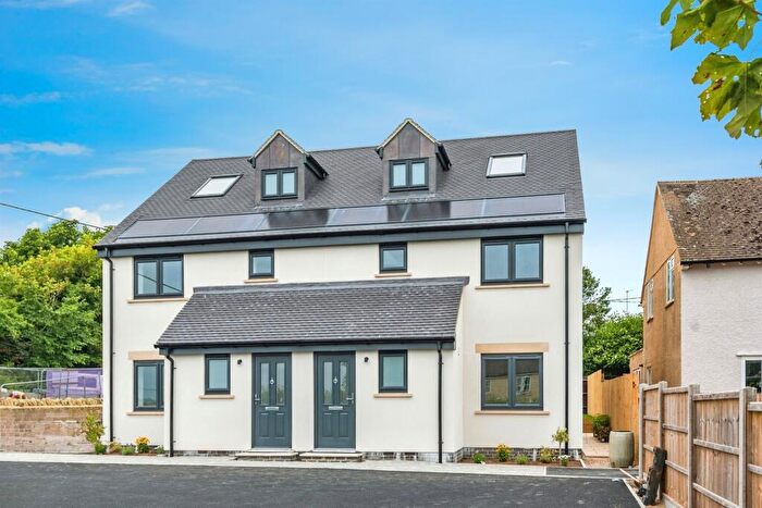 3 Bedroom Semi-Detached House For Sale In Combe Road, Stonesfield, Witney, OX29