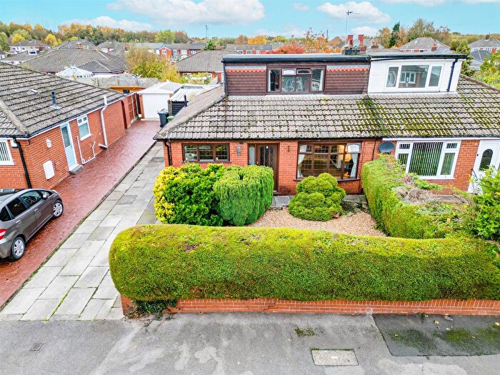 3 Bedroom Semi-Detached House For Sale In Balmoral Avenue, Lowton, Warrington, WA3