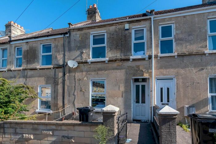 5 Bedroom Terraced House To Rent In West Avenue, Bath, BA2