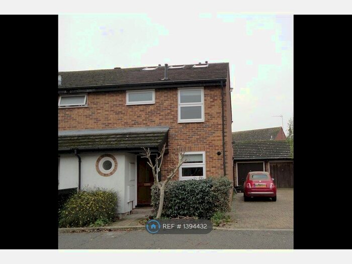 4 Bedroom End Of Terrace House To Rent In Thamesgate Close, Richmond, TW10