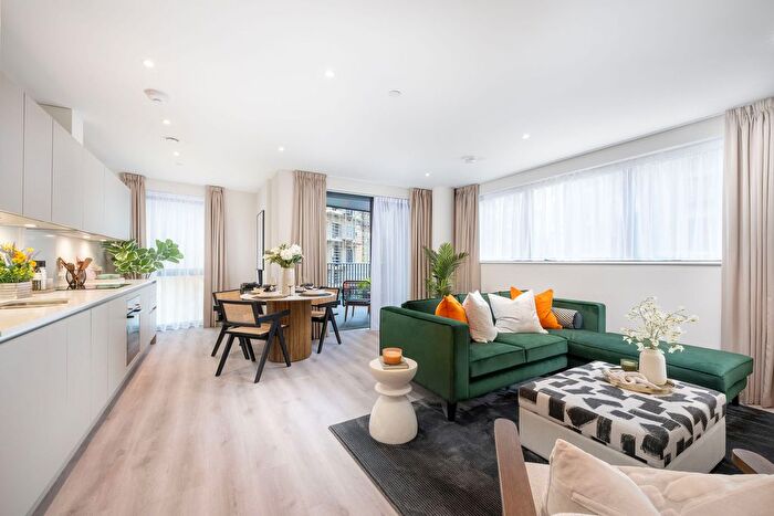 2 Bedroom Flat For Sale In Capital Interchange Way, Brentford, TW8