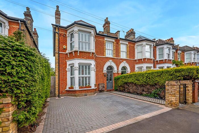 5 Bedroom End Of Terrace House For Sale In Earlshall Road, London, SE9