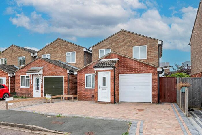 4 Bedroom Detached House To Rent In Beaufort Close, Bicester, Oxfordshire, OX26