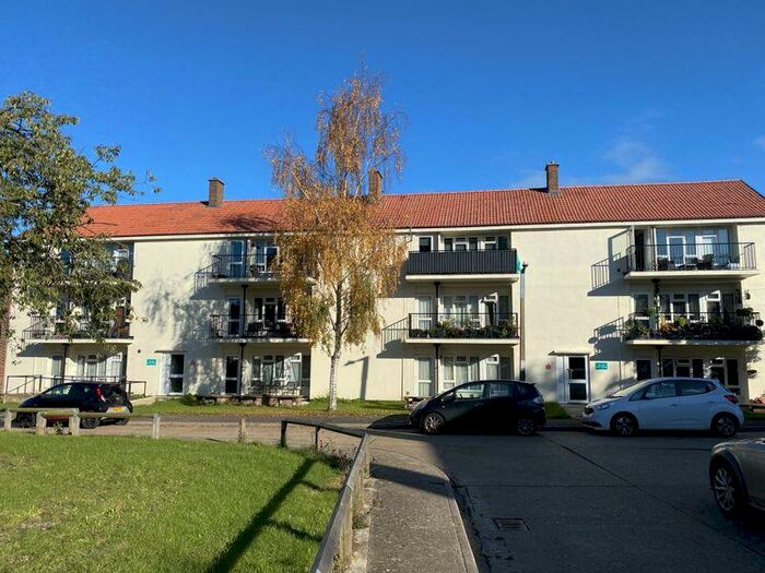 2 Bedroom Flat To Rent In Cooks Spinney, Harlow, CM20
