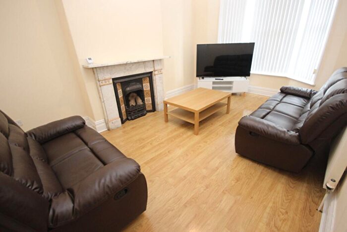 6 Bedroom Terraced House To Rent In Hawarden Avenue, L17