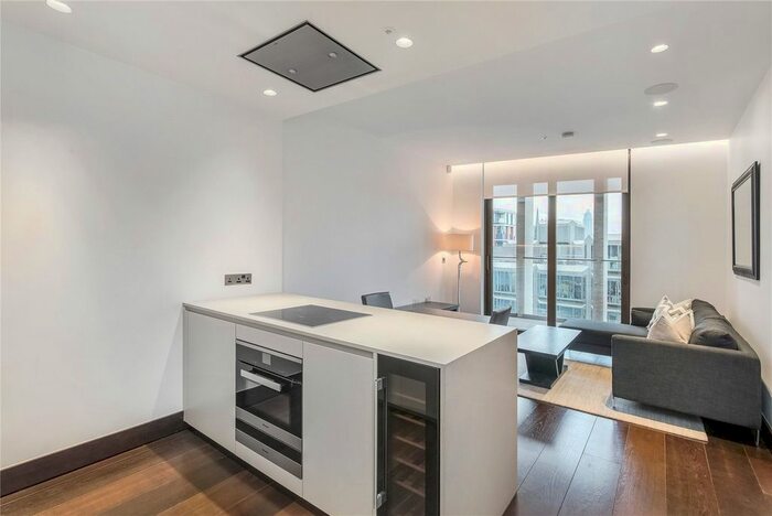 1 Bedroom Flat To Rent In Kings Gate, Kings Gate Walk, Westminster, London, SW1E