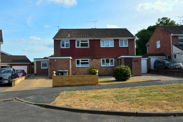 3 Bedroom Property To Rent In Ongar Place, Row Town, Addlestone, KT15