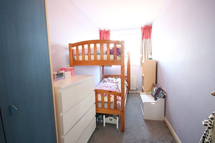 3 Bedroom End Of Terrace House For Sale In Maytree Close, Edgware, HA8