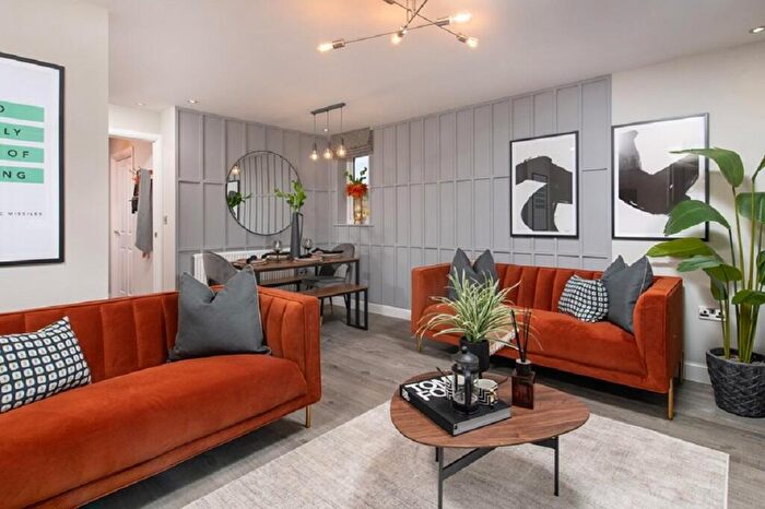 3 Bedroom Semi-Detached House For Sale In Henley Gate, Ipswich, IP1