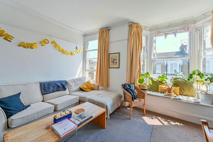 3 Bedroom Flat To Rent In Shenley Road, Camberwell, London, SE5